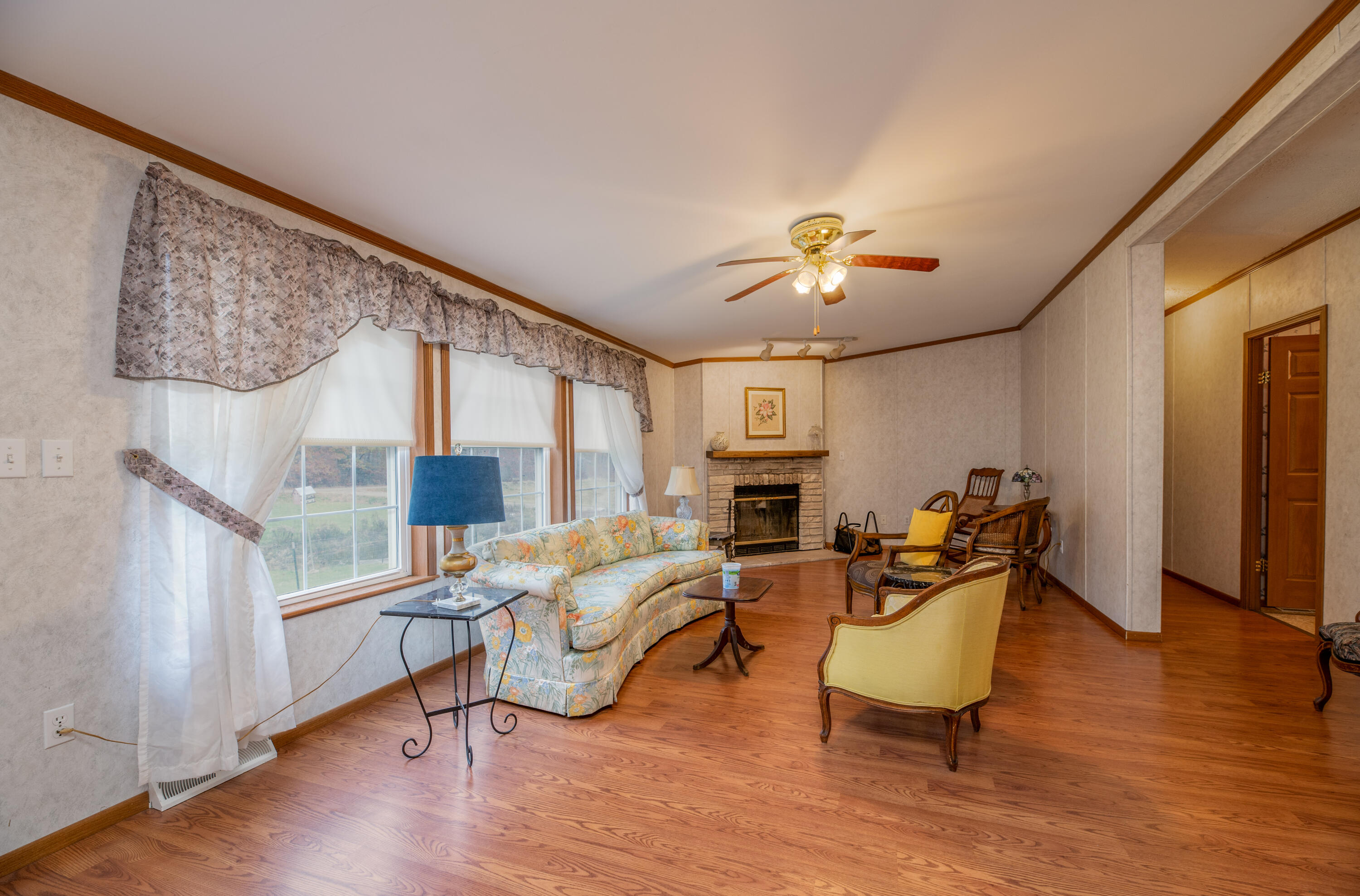 177 Noyes Road Waldoboro, ME 04572 - Photo 11 of 27 Interior7 (2)