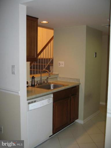 12906 Grays Pointe Road, Unit 6A Fairfax, VA 22033 - Photo 3 of 9 Kitchen #2