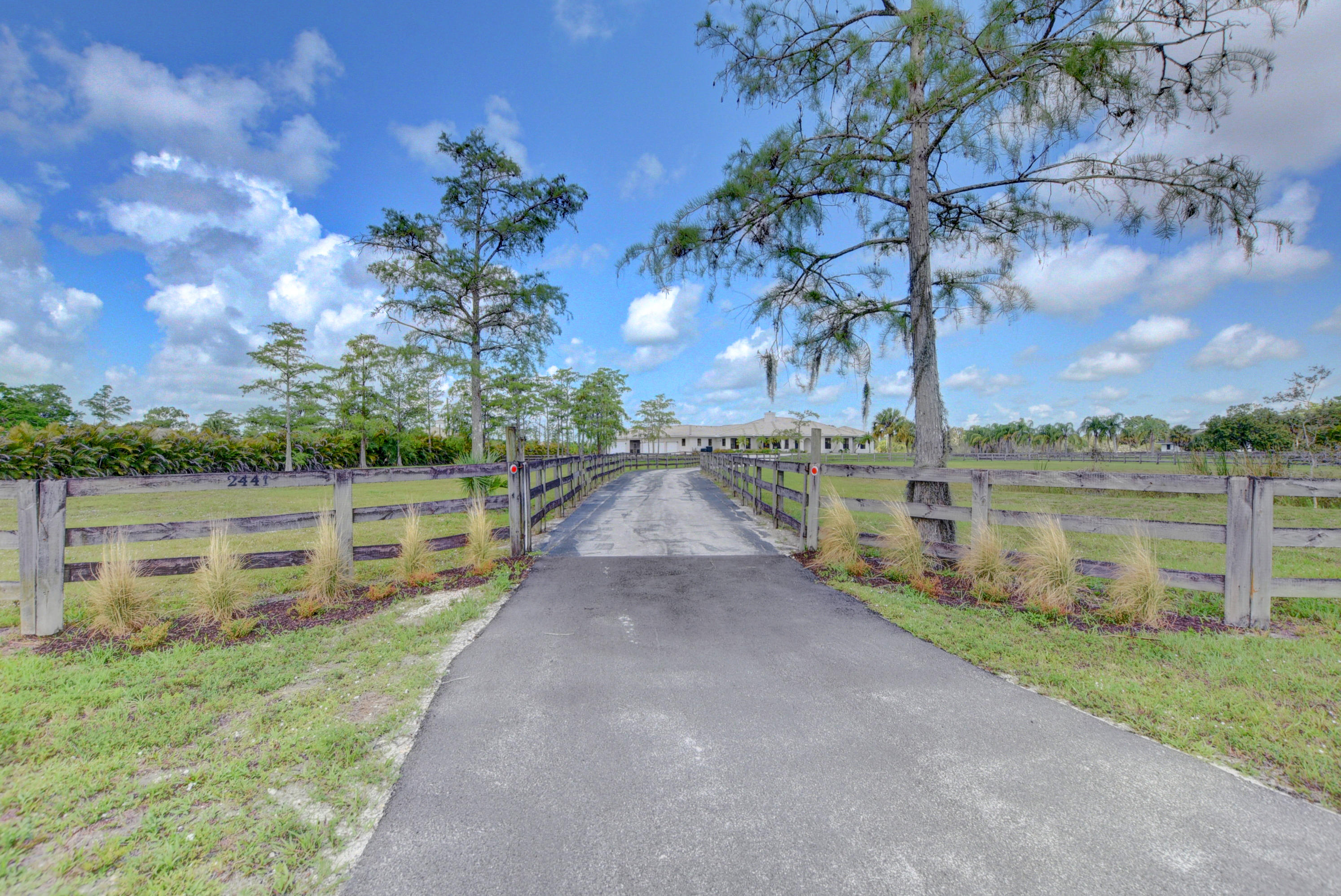 2441 Buck Ridge Trail Loxahatchee, FL 33470 - Photo 5 of 64 18_ebf_9827_28_29_30_31