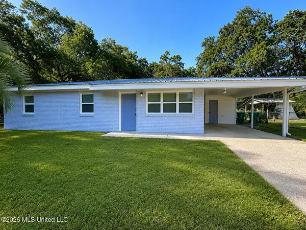 $1,695 | 107 Elliott Place, Ocean Springs, MS 39564