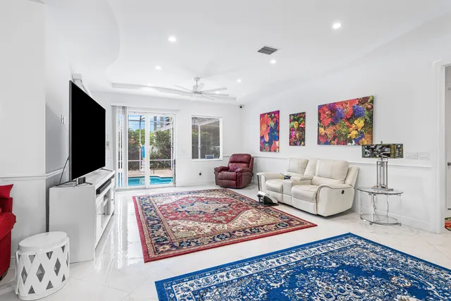 $2,550,000 | 951 Northwest 2nd Avenue, Boca Raton, FL 33432