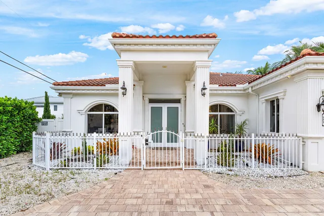 $2,550,000 | 951 Northwest 2nd Avenue, Boca Raton, FL 33432