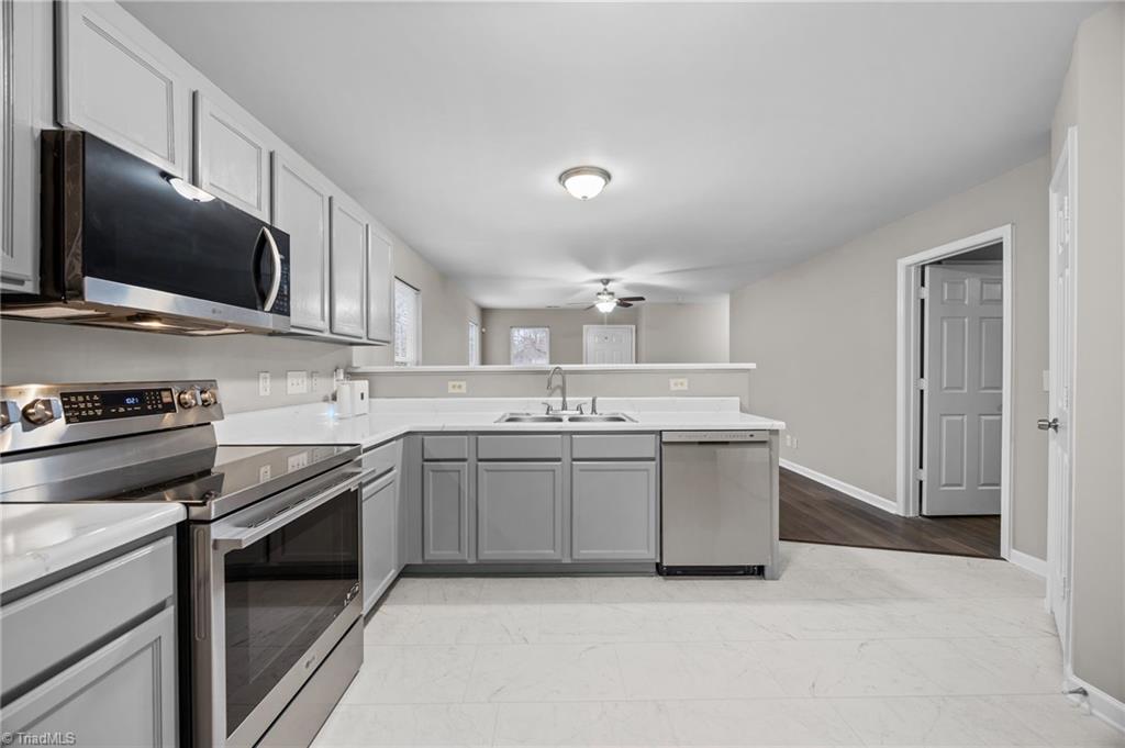 1109 Terrell Drive High Point, NC 27262 - Photo 11 of 29 Kitchen