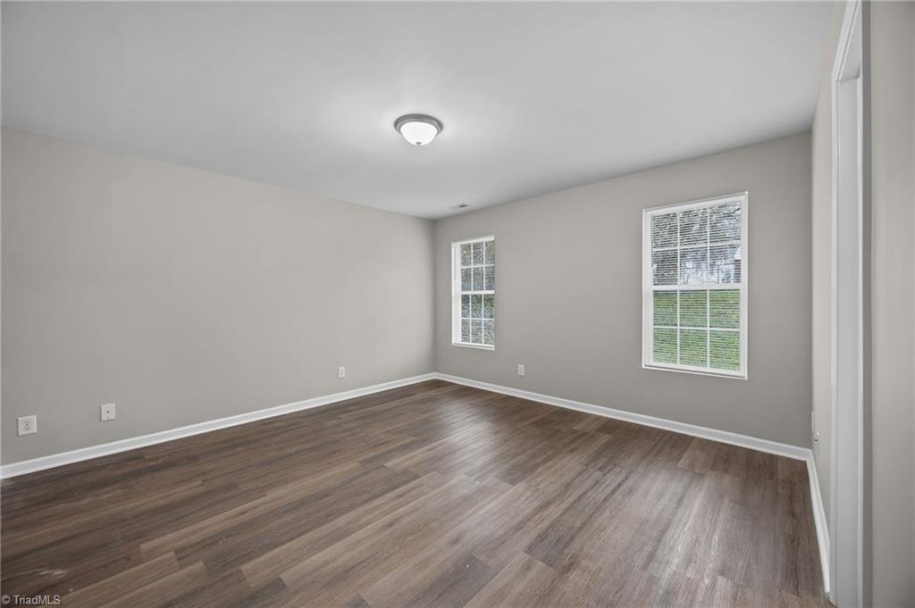 1109 Terrell Drive High Point, NC 27262 - Photo 5 of 29 Living Room