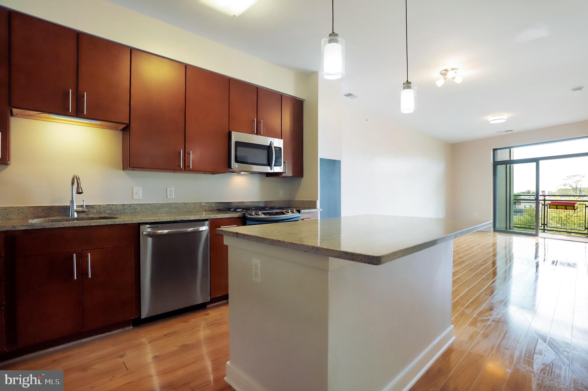 8005 13th Street, Unit 407 Silver Spring, MD 20910 - Photo 8 of 41 Gas stove