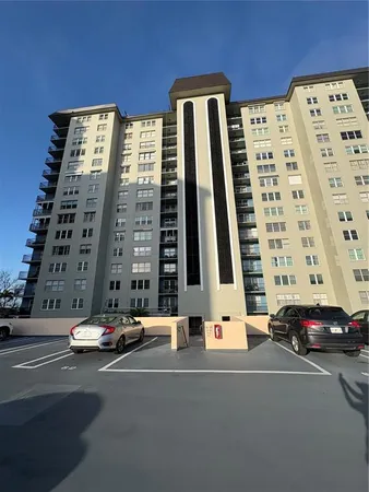 $2,300 | 5220 Brittany Drive South, Unit 803, St. Petersburg, FL 33715