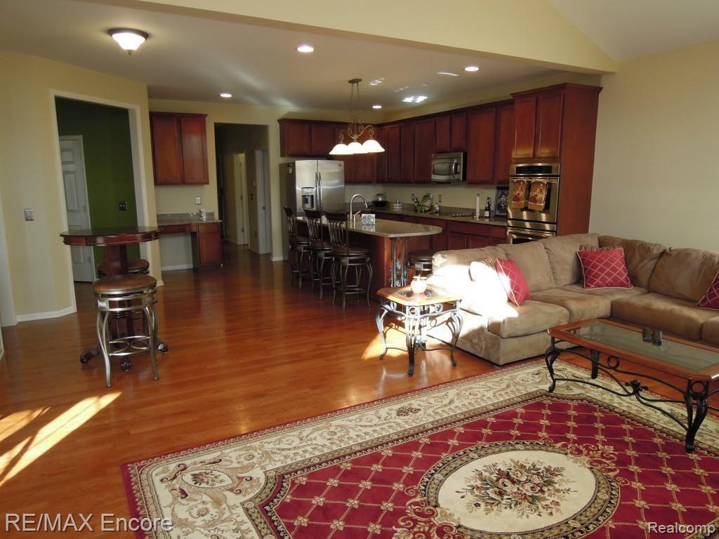3822 Windingbrook Circle, Unit 8 Rochester Hills, MI 48309 - Photo 14 of 64