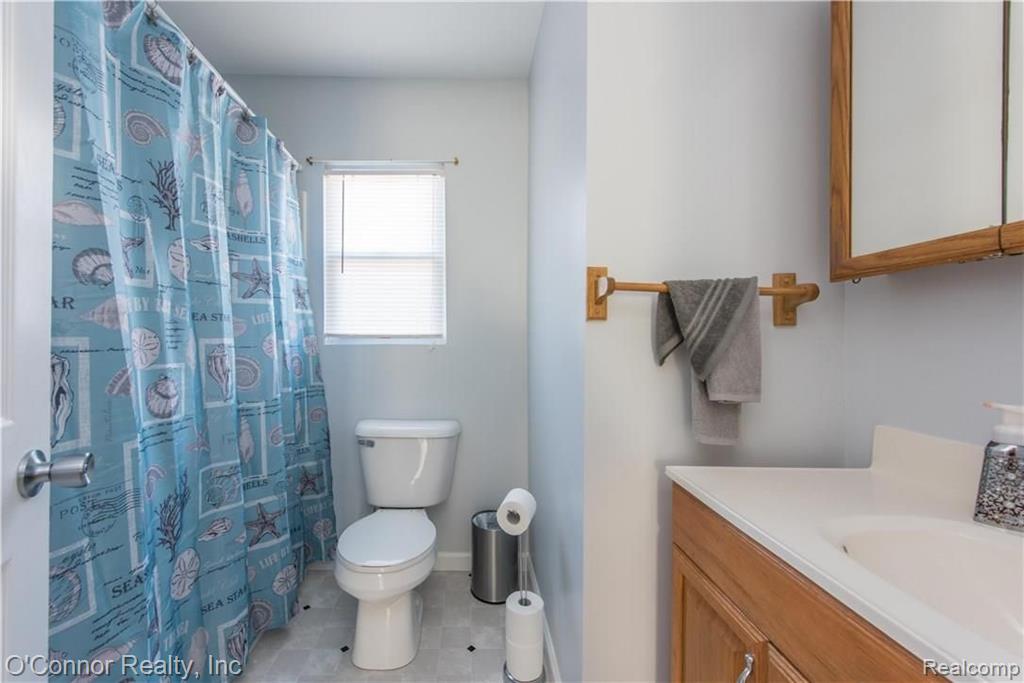 3458 Ravenswood Road Port Huron, MI 48060 - Photo 10 of 20