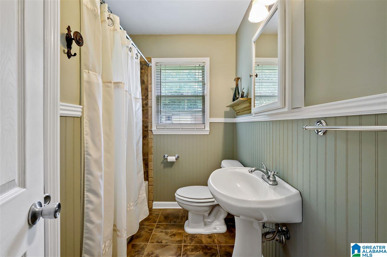 825 Martinwood Road Birmingham, AL 35235 - Photo 13 of 19