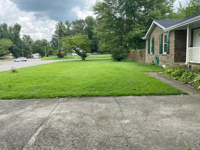 634 Inver Lane Clarksville, TN 37042 - Photo 2 of 4 a view of a house with backyard and a garden