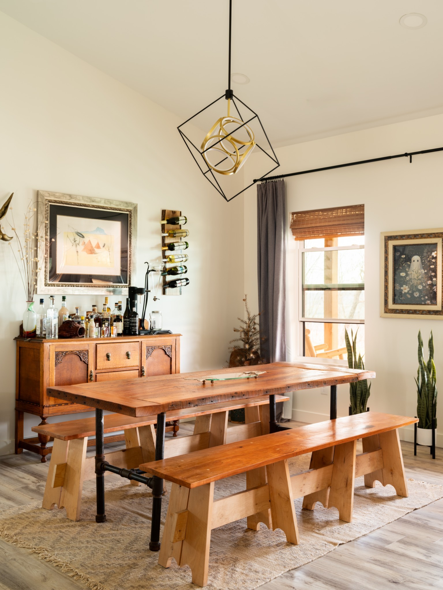 7050 Bakerville Road Waverly, TN 37185 - Photo 20 of 50 a room with a table chairs and entryway
