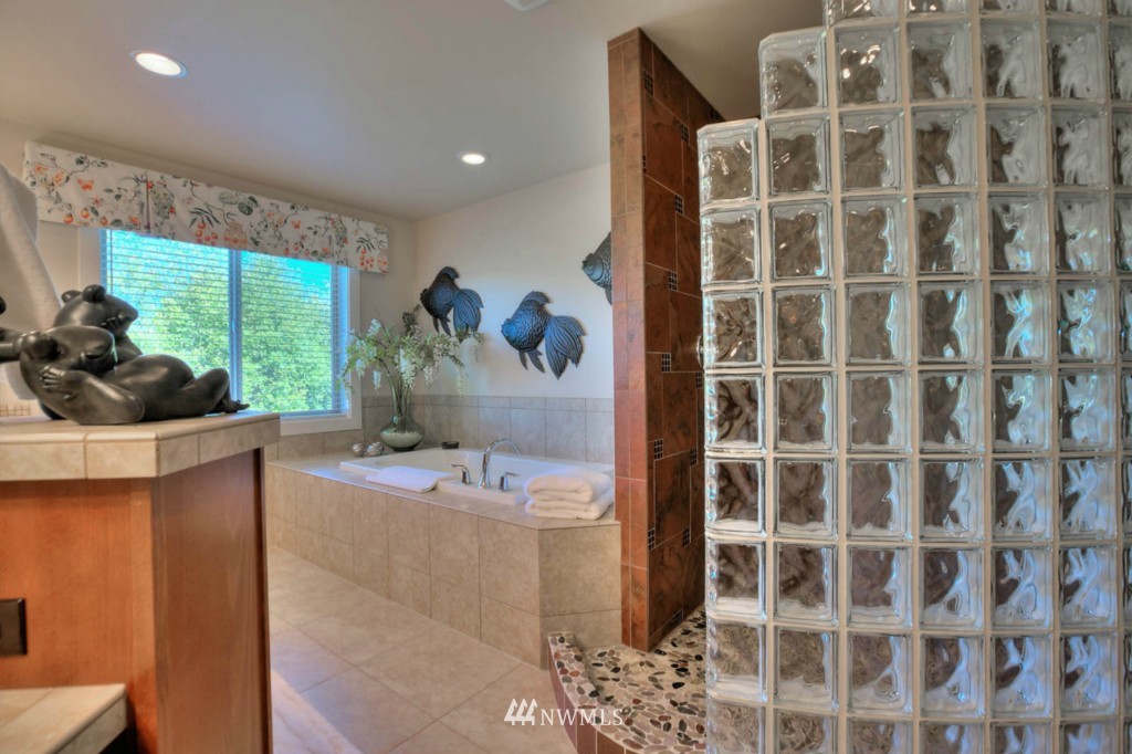 4065 Wells Avenue North Renton, WA 98056 - Photo 11 of 19 Gallery Image 11