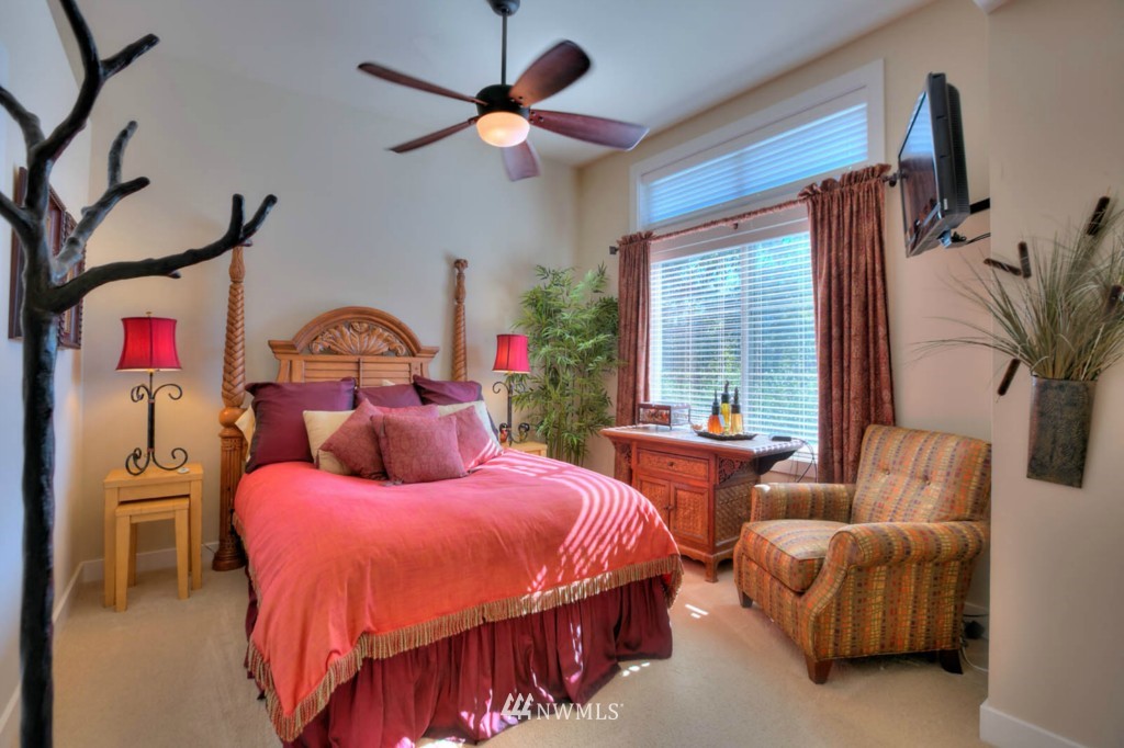 4065 Wells Avenue North Renton, WA 98056 - Photo 13 of 19 Gallery Image 13