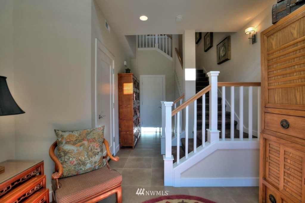 4065 Wells Avenue North Renton, WA 98056 - Photo 4 of 19 Gallery Image 4