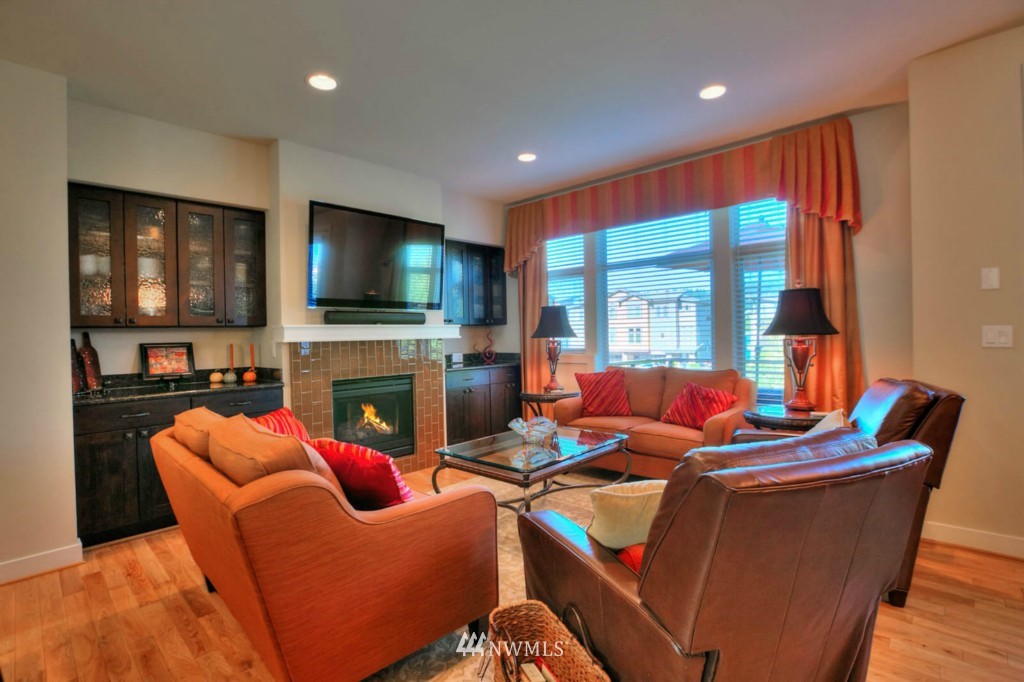 4065 Wells Avenue North Renton, WA 98056 - Photo 6 of 19 Gallery Image 6