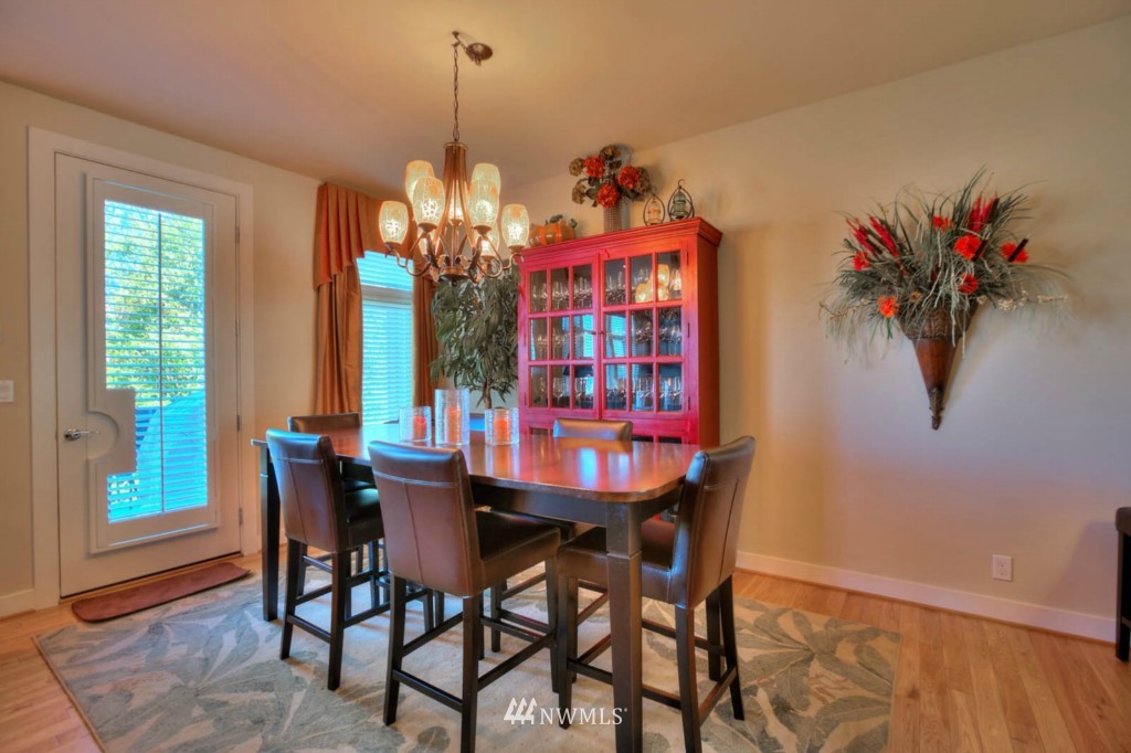 4065 Wells Avenue North Renton, WA 98056 - Photo 7 of 19 Gallery Image 7