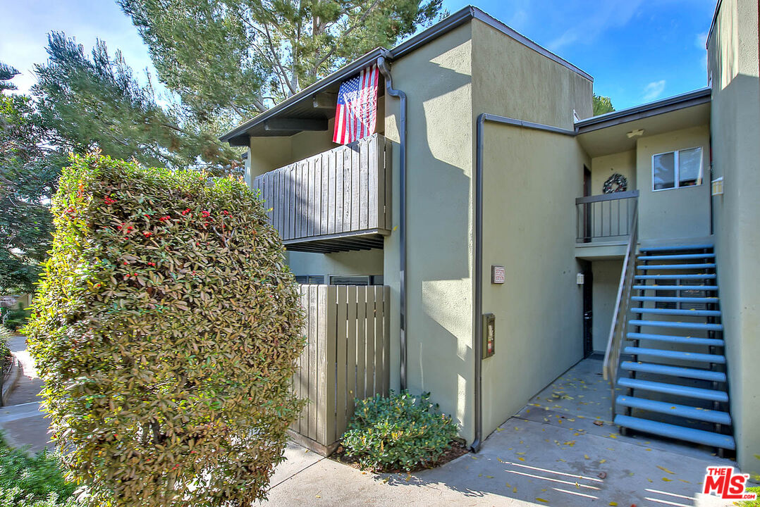 4822 Hollow Corner Road, Unit 177 Culver City, CA 90230 - Photo 2 of 39 a view of a house with a yard