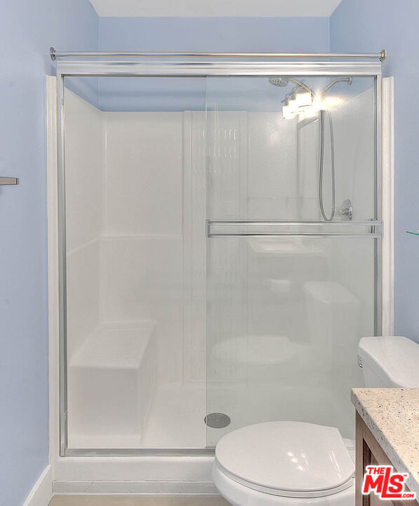 4822 Hollow Corner Road, Unit 177 Culver City, CA 90230 - Photo 27 of 39 a bathroom with a toilet and a shower
