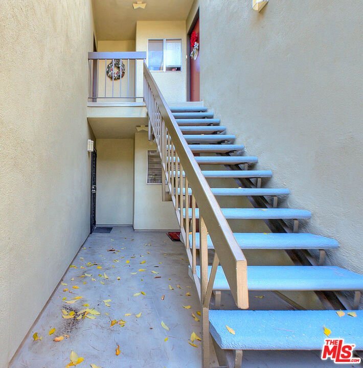 4822 Hollow Corner Road, Unit 177 Culver City, CA 90230 - Photo 3 of 39 a view of entryway and hall
