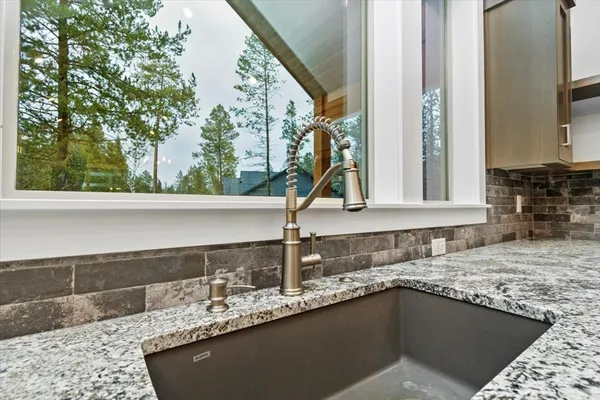 $799,900 | 136 Jacks Loop, Donnelly, ID 83615