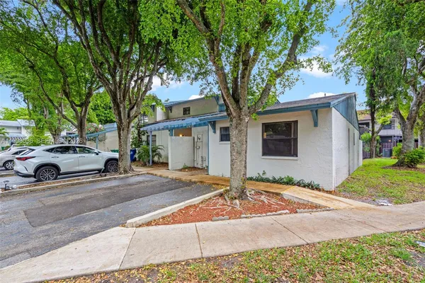 $2,650 | 6916 Southwest 37th Street, Unit 1C, Miramar, FL 33023