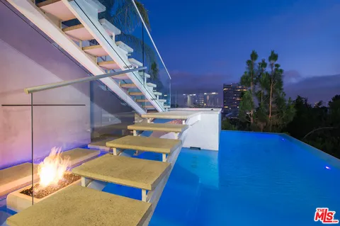 $6,500,000 | 9274 Sierra Mar Drive, Los Angeles, CA 90069