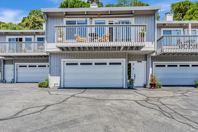 $808,000 | 838 Sir Francis Drake Boulevard, Unit 3, Kentfield, CA 94904