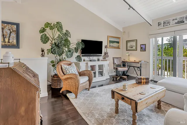 $808,000 | 838 Sir Francis Drake Boulevard, Unit 3, Kentfield, CA 94904