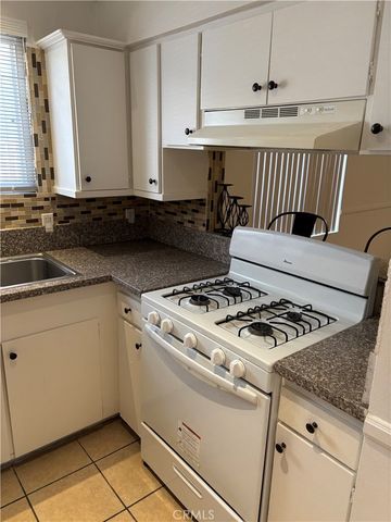 $1,699 | 10900 Blix Street, Unit 2, North Hollywood, CA 91602