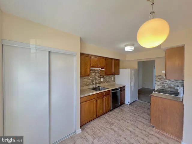 $2,500 | 1707 Featherwood Street, Silver Spring, MD 20904