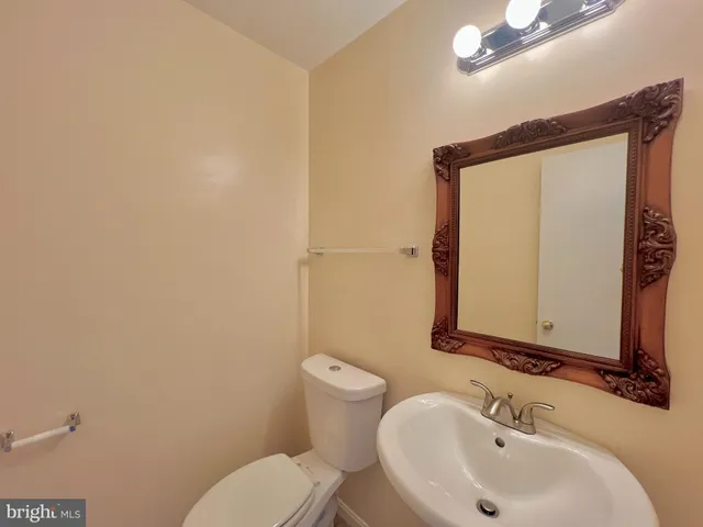 $2,500 | 1707 Featherwood Street, Silver Spring, MD 20904