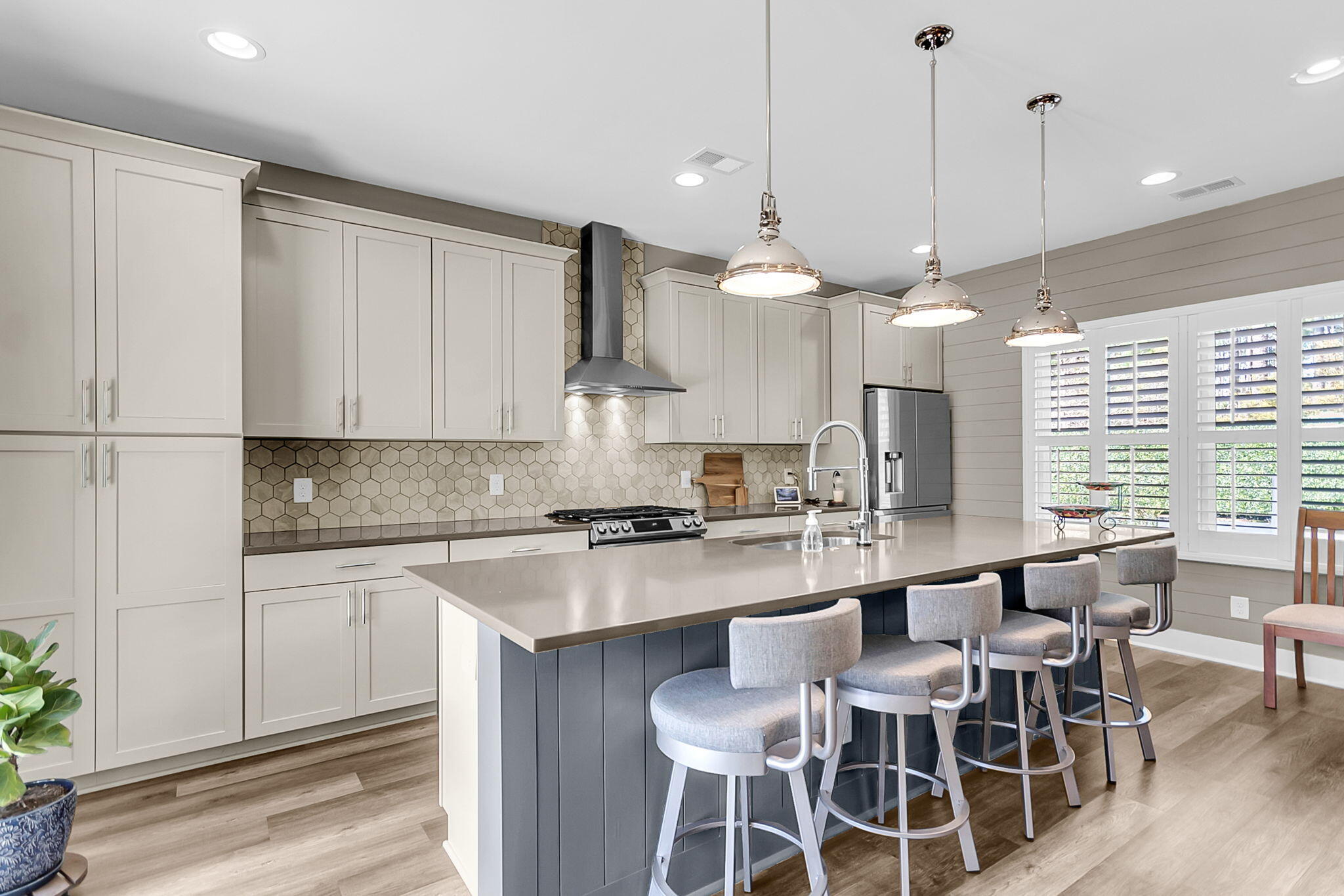 310 New Leaf Loop Summerville, SC 29486 - Photo 5 of 36 Kitchen Islan
