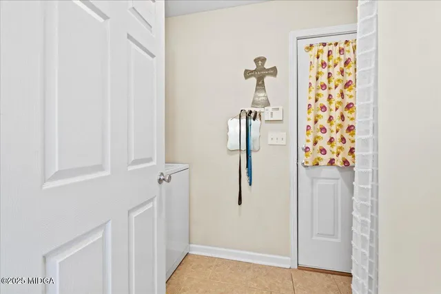 a view of bathroom with shower