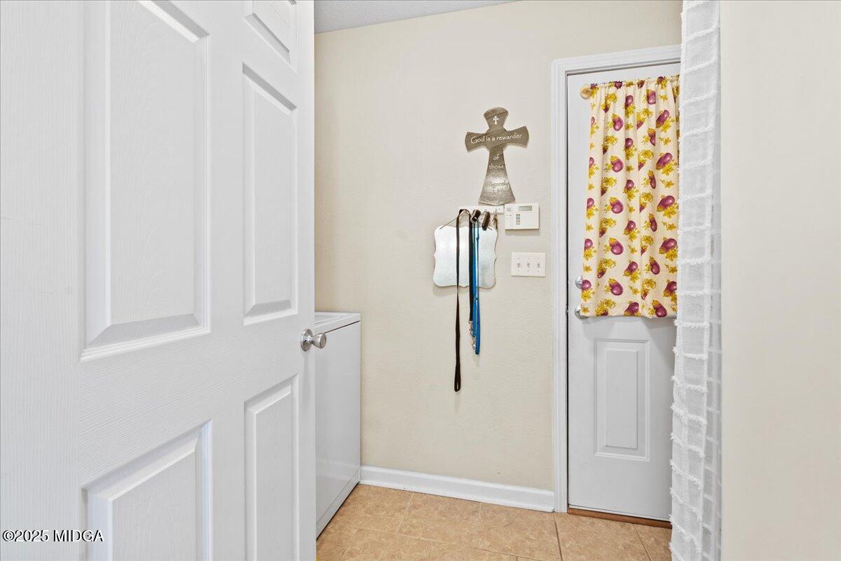 125 Amber Drive Byron, GA 31008 - Photo 14 of 27 a view of bathroom with shower