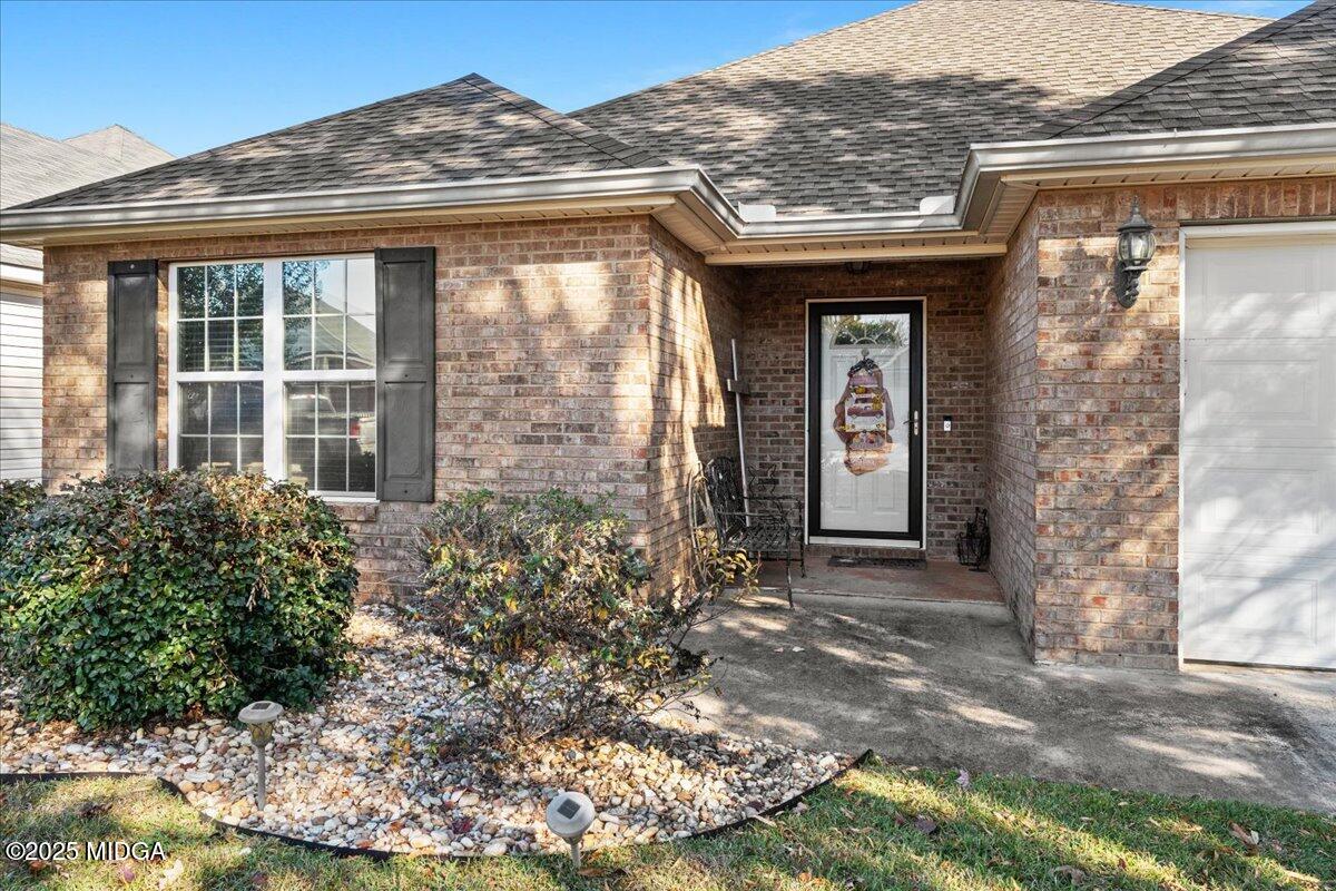 125 Amber Drive Byron, GA 31008 - Photo 3 of 27 a view of a front of a house with a large tree