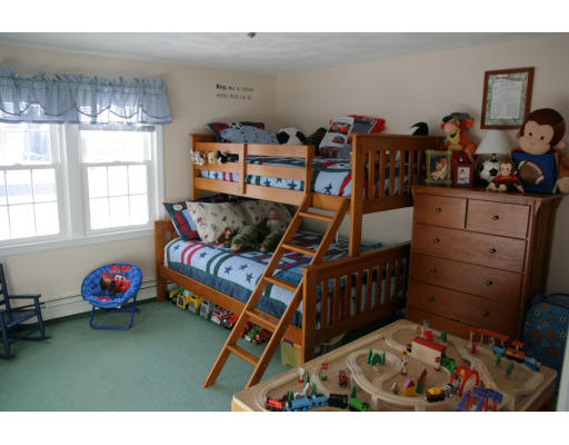 17 Whitewood Road Milford, MA 01757 - Photo 12 of 23 Gallery Image 12