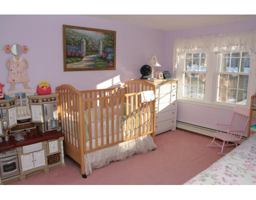 17 Whitewood Road Milford, MA 01757 - Photo 15 of 23 Gallery Image 15
