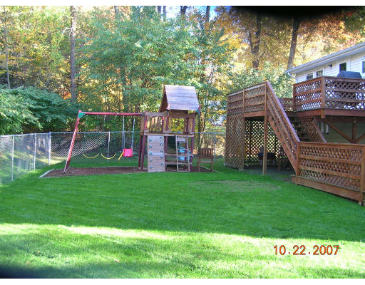 17 Whitewood Road Milford, MA 01757 - Photo 20 of 23 Gallery Image 20