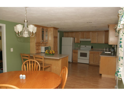 17 Whitewood Road Milford, MA 01757 - Photo 6 of 23 Gallery Image 6