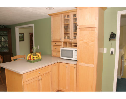 17 Whitewood Road Milford, MA 01757 - Photo 8 of 23 Gallery Image 8