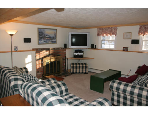 17 Whitewood Road Milford, MA 01757 - Photo 10 of 23 Gallery Image 10