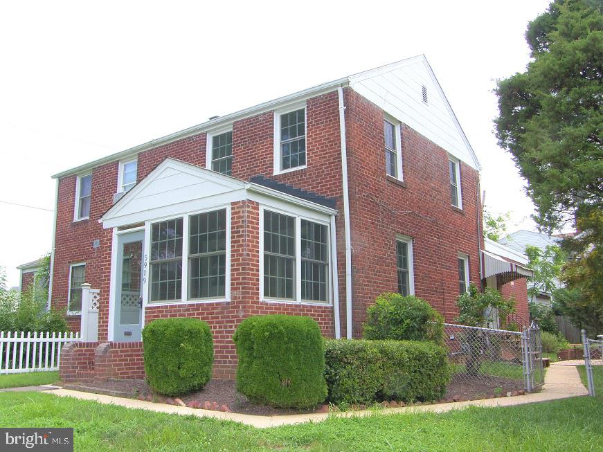 5919 Williamsburg Road Alexandria, VA 22303 - Photo 1 of 40