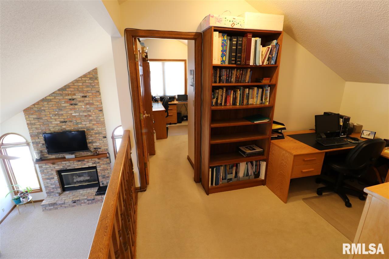 9198 North Picture Ridge Road Peoria, IL 61615 - Photo 13 of 26 Gallery Image 13