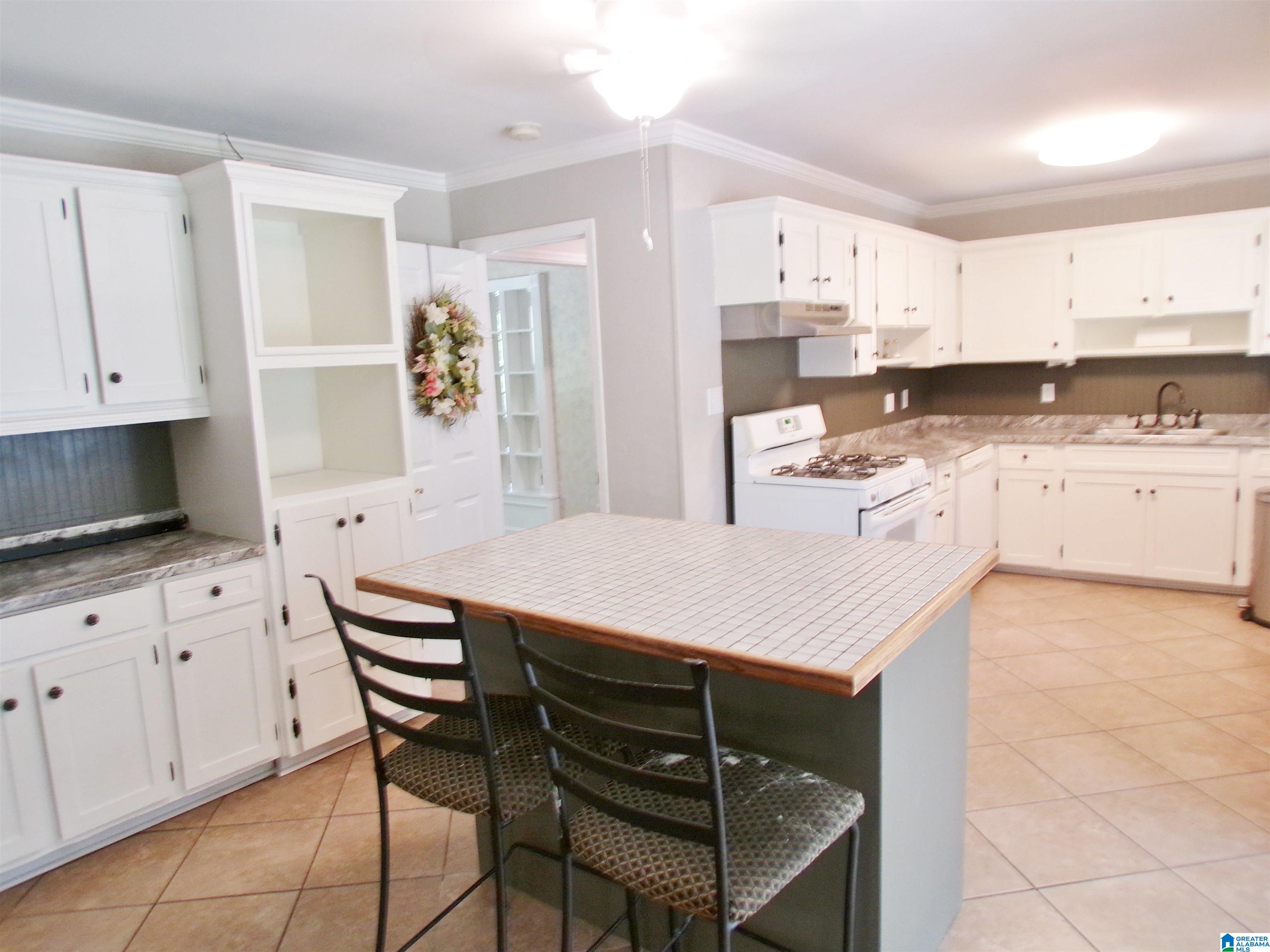601 Glade Road East Anniston, AL 36206 - Photo 13 of 93 Gallery Image 13