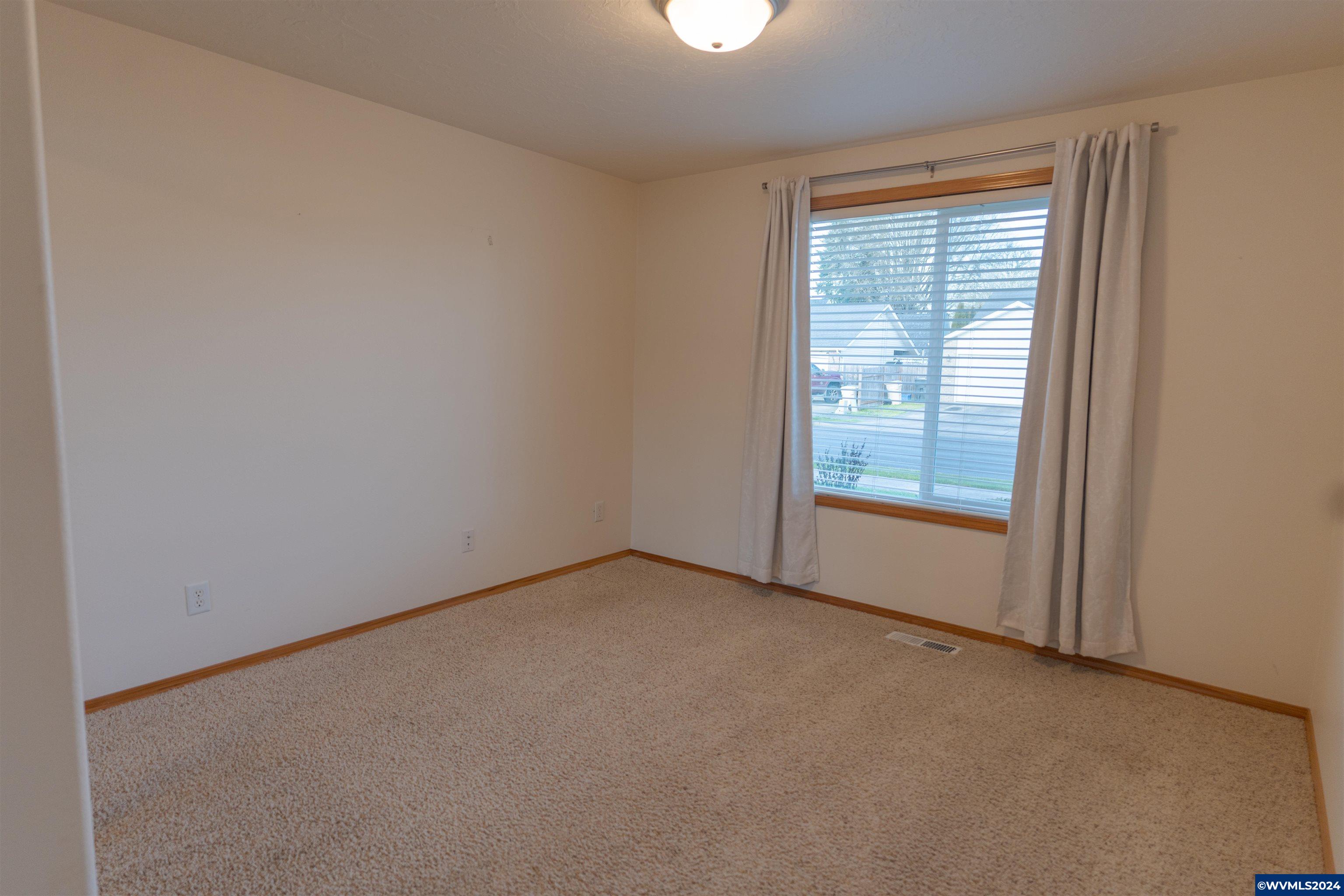 1904 Summerfield Court Southwest Albany, OR 97321 - Photo 14 of 28