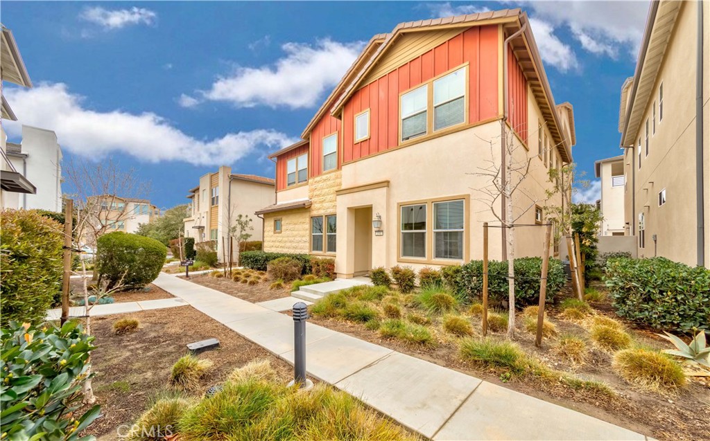 191 Frame Irvine, CA 92618 - Photo 2 of 38