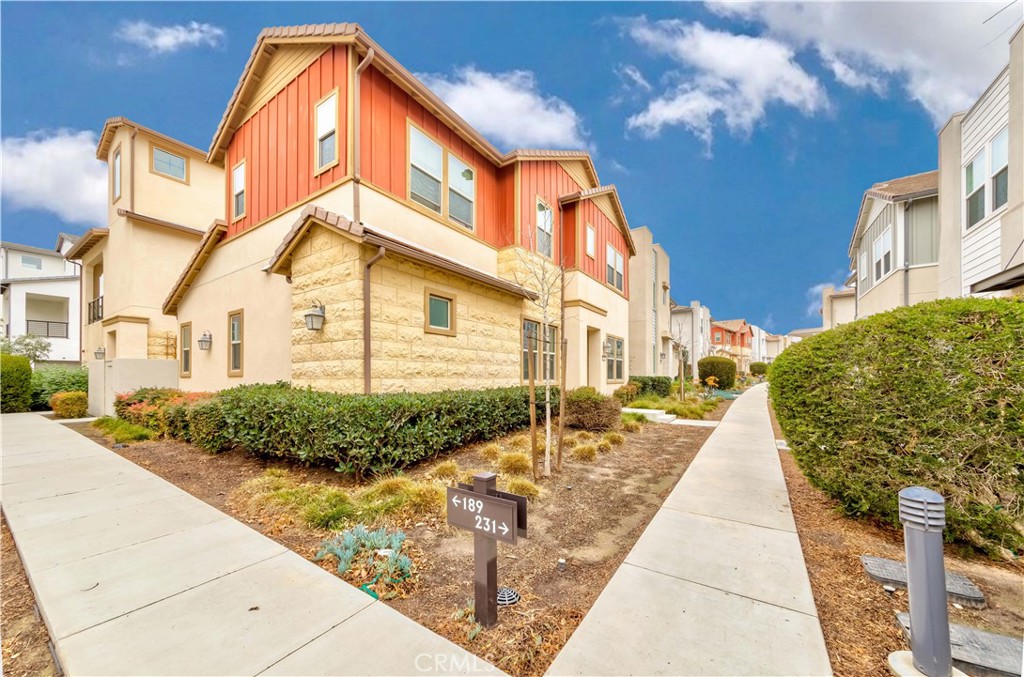 191 Frame Irvine, CA 92618 - Photo 3 of 38