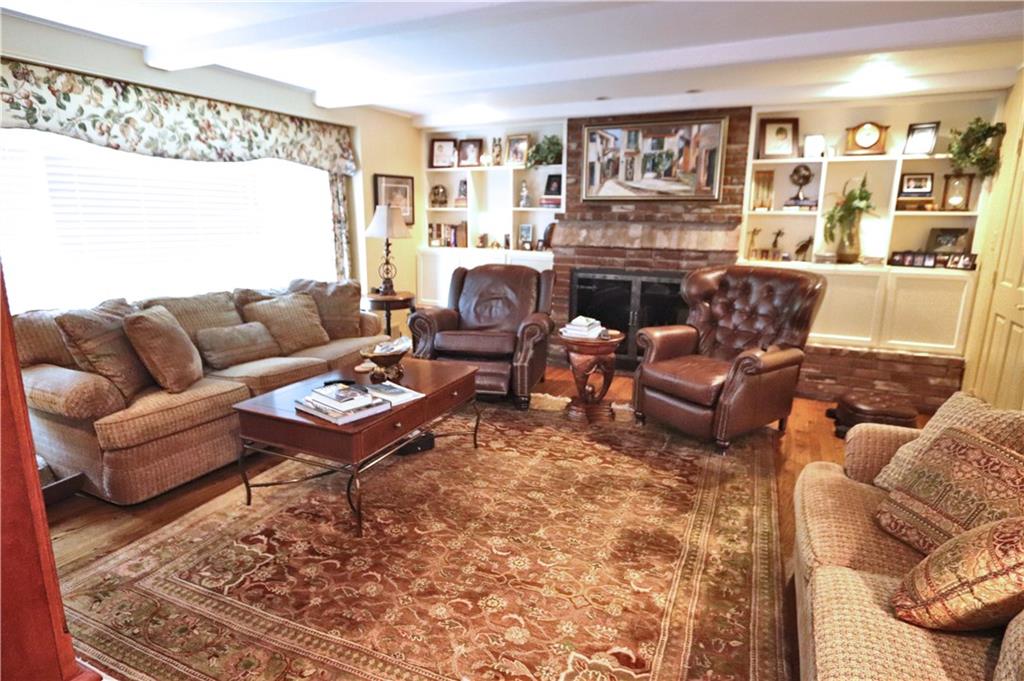 645 Harrogate Road Pittsburgh, PA 15241 - Photo 13 of 25 Gallery Image 13