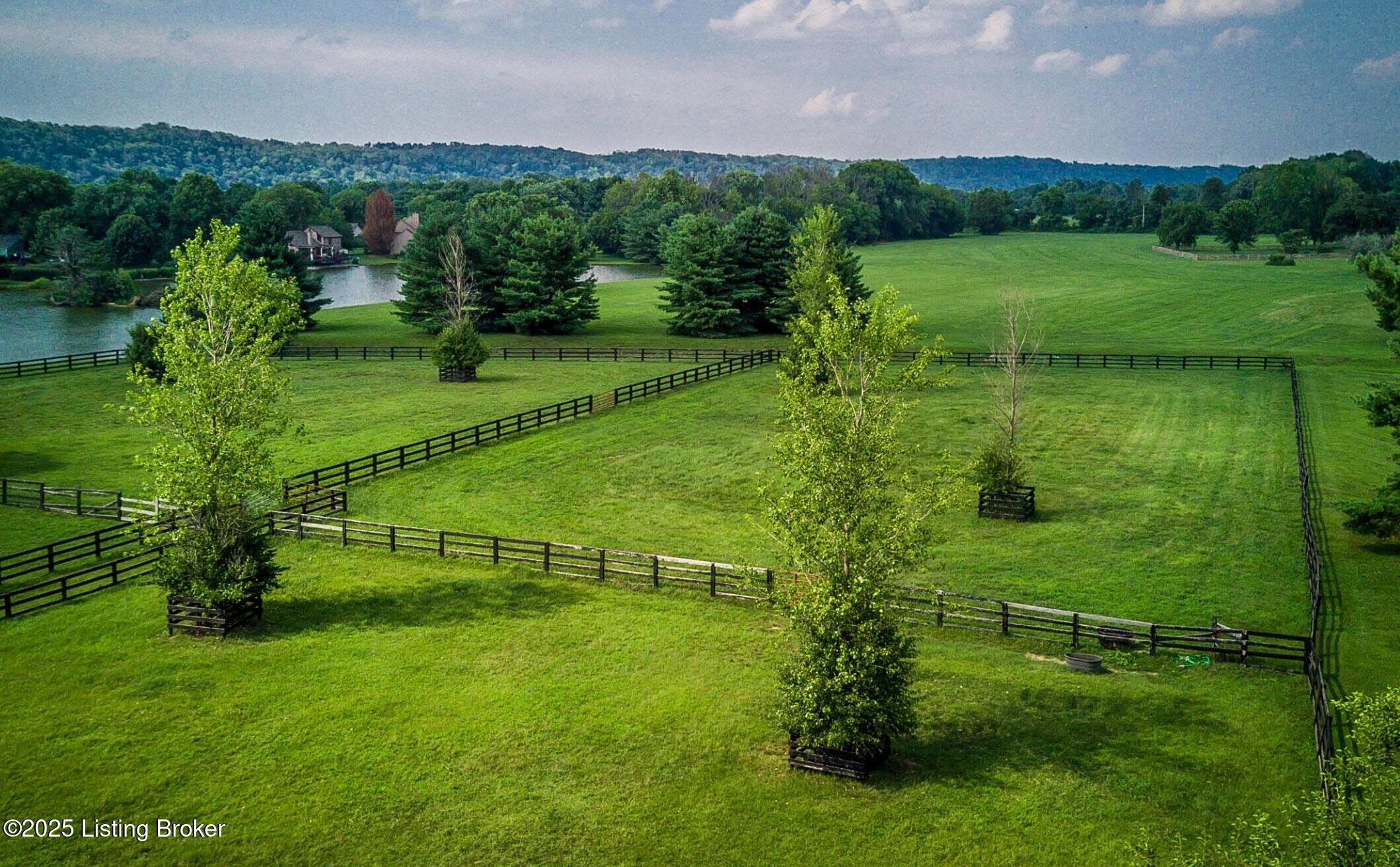 1908 Landing Road Prospect, KY 40059 - Photo 63 of 82 horse fields