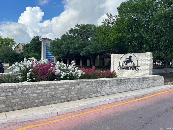 $369,950 | 83 Oakwell Farms Parkway, Unit 83, San Antonio, TX 78218